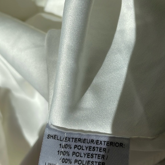 Badgley Mischka Collection stunning white floral lace wrap balloon sleeve dress - Picture 11 of 11